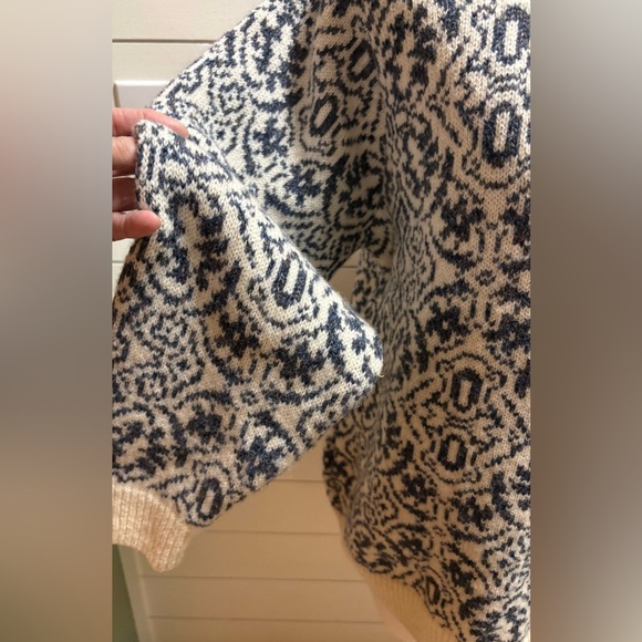 Land’s End Drifter Jacquard Blue and Cream Oversized 100% Shetland Wool Sweater - Picture 3 of 12